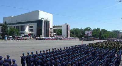 Соцсети, сайт правительства и мэрии: прямая трансляция парада в Ростове