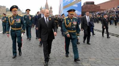 Путин и зарубежные гости парада Победы пришли на Красную площадь