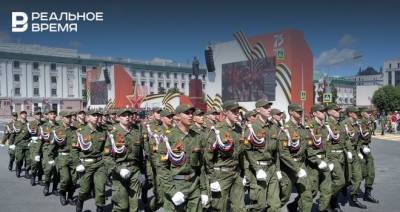 Началось торжественное прохождение войск Казанского гарнизона на параде Победы