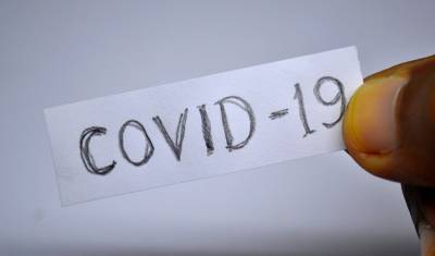 COVID-19 редко передается от людей без симптомов