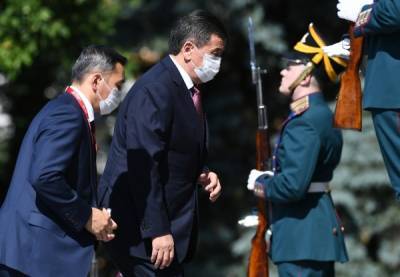 Президент Киргизии не приехал на Красную площадь из-за коронавируса у его сопровождающих