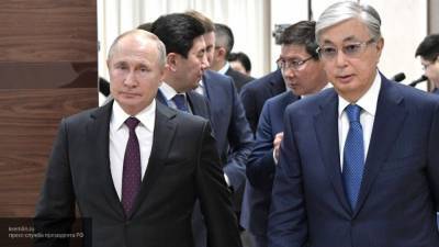 Президенты РФ и Казахстана пообщались перед началом московского парада Победы