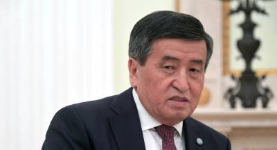 Прилетевший в Москву президент Киргизии не пришел на парад Победы после обнаружения COVID-19 у членов его делегации