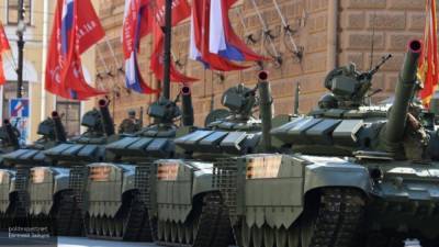 Около 20 образцов новой военной техники представили на параде Победы в Москве