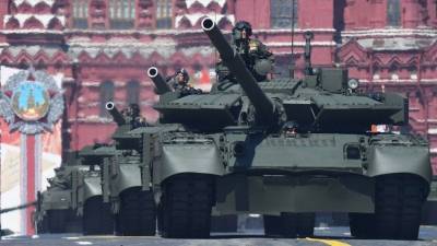 Видео: фрагмент трансляции Парада Победы с залетом камеры в дуло танка