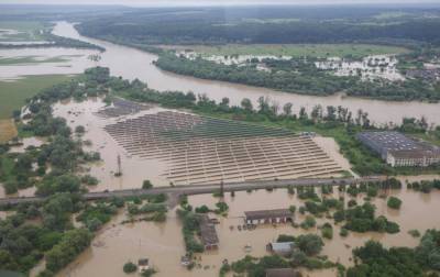 Из-за наводнения в Ивано-Франковской области отменили электрички