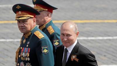 Путин после парада возложил венок к Могиле Неизвестного Солдата