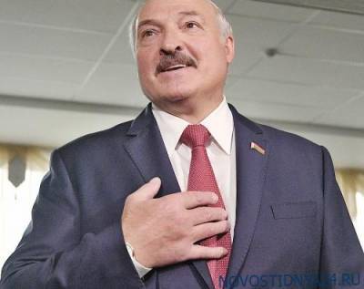 Лукашенко прибыл на парад и сел на трибунах недалеко от Путина