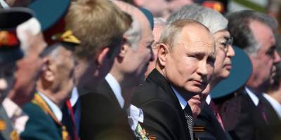 Путин отметил роль Красной Армии в защите мира