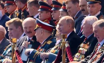 Лукашенко с сыновьями присутствовал на параде в Москве