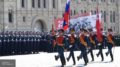 Торжественное шествие военнослужащих ЗВО в честь 75-летия Победы в ВОВ прошло в Луге