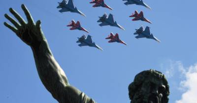 ВИДЕО: Парад Победы в Москве прошел со спецэффектами и рекордным количеством техники