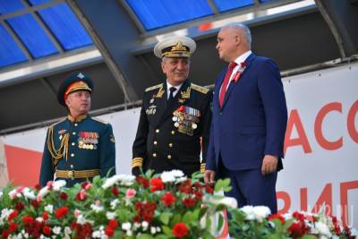 Полпред президента в СФО принял участие в мероприятиях в честь дня Великой Победы в Кемерове