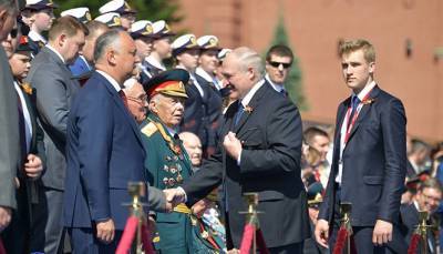 Лукашенко и трое его сыновей приняли участие в параде Победы в Москве