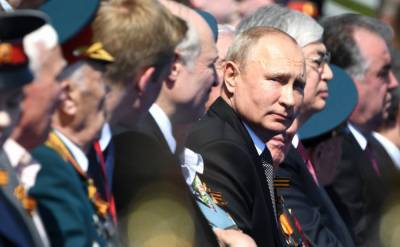 Глава Киргизии пропустил Парад Победы в Москве из-за Covid-19 у членов его свиты