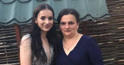 "Спасибо за все, мама": Настя с Позняков, которая потеряла всю семью, показала трогательные фото с родителями (7 фото)