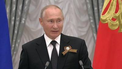 Путин произнес тост за ветеранов, единение и победы