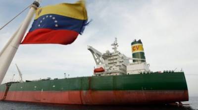 Страх санкций: Танкеры с венесуэльской нефтью застряли в море