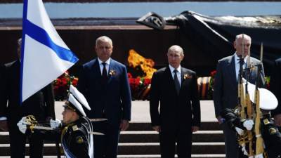 Путин поднял тост за ветеранов на встрече с иностранными лидерами