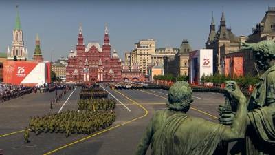 Парад Победы в Москве: выступление Путина, военная техника, иностранные гости