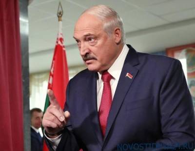 Лукашенко остался в стороне во время общения Путина с лидерами стран на параде