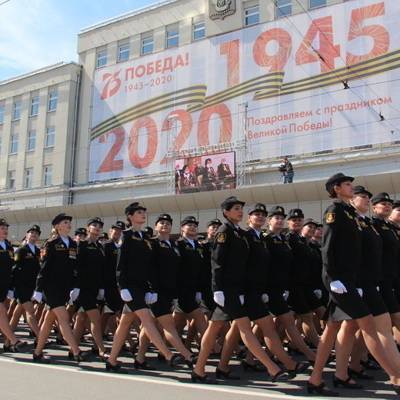 В Калининграде поощрят потерявшую туфлю во время парада девушку-офицера