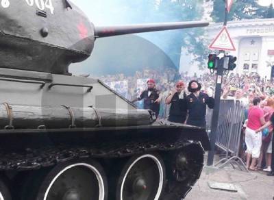 В ЮВО опровергли информацию о "чуть не наехавшем" на зрителей танке