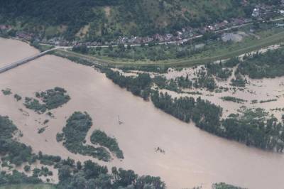 Обваленные дороги и разрушенные мосты: на Закарпатье оценили ущерб от стихии (фото)