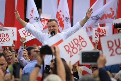 Президент Польши назвал своей целью оставить войска США в Европе