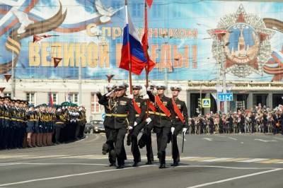 Потерявшую туфлю участницу парада в Калининграде хотят наградить