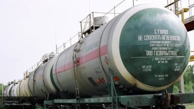 Цистерна с метанолом опрокинулась на железнодорожных путях в Татарстане