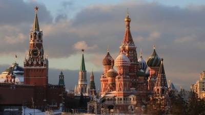 СМИ сообщают, что семь москвичей хотят прыгнуть с моста из-за отсутствия зарплаты