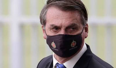 Суд потребовал от президента Бразилии носить маску