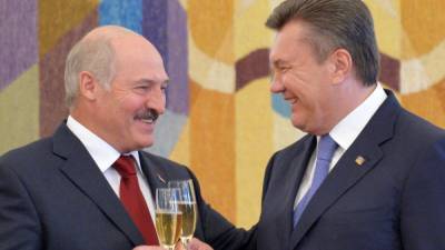 А король-то голый: как Лукашенко становится Януковичем