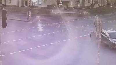 Момент ДТП со сбитыми мотоциклистами на Бабушкина попал на видео
