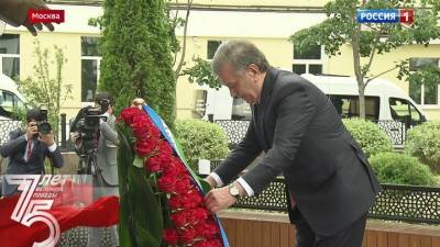 Общая история и вклад в Победу: президент Узбекистана побывал на торжествах в Москве