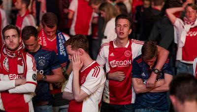 Голландских болельщиков вернут на стадионы осенью. Им будет запрещено кричать и петь