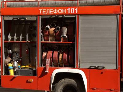Человек погиб во время пожара в жилом доме в Москве