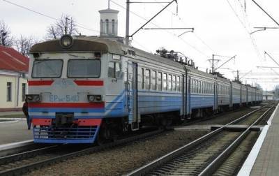 «Укрзализныця» отменила пригородные поезда на Прикарпатье