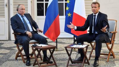 Reuters сообщило о планах Путина и Макрона провести видеоконференцию в пятницу