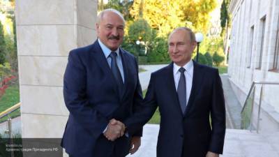 Владимир Путин пригласил Александра Лукашенко на открытие мемориала Советскому солдату
