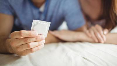 Продажи презервативов упали на 55%