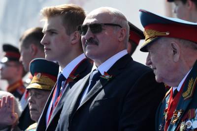 В Кремле опровергли сообщения об отъезде Лукашенко сразу после парада Победы