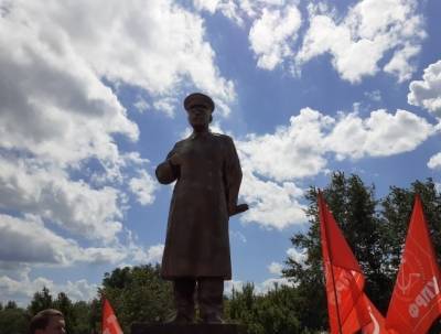 Под Нижним Новгородом в день парада Победы открыли памятник Сталину