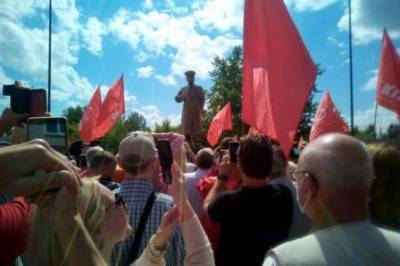 В Нижегородской области установили памятник Сталину