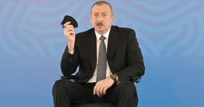 Алиев: если президент надевает маску, почему не могут делать другие?