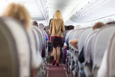 Стюардесса разъяснила выводы о пассажирах самолетов по их одежде
