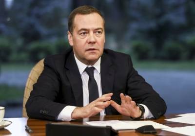 Медведев: поправки к Конституции направлены на расширение принципа разделения властей