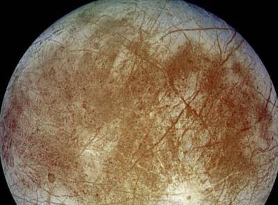 Ученые назвали океан спутника Юпитера Европы потенциально обитаемым