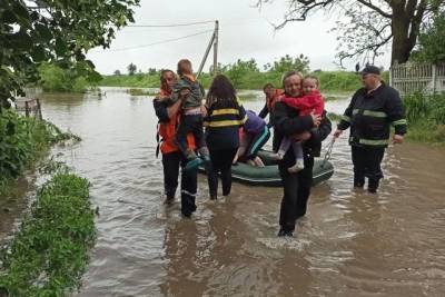 Наводнение в Украине: разрушены дороги и мосты